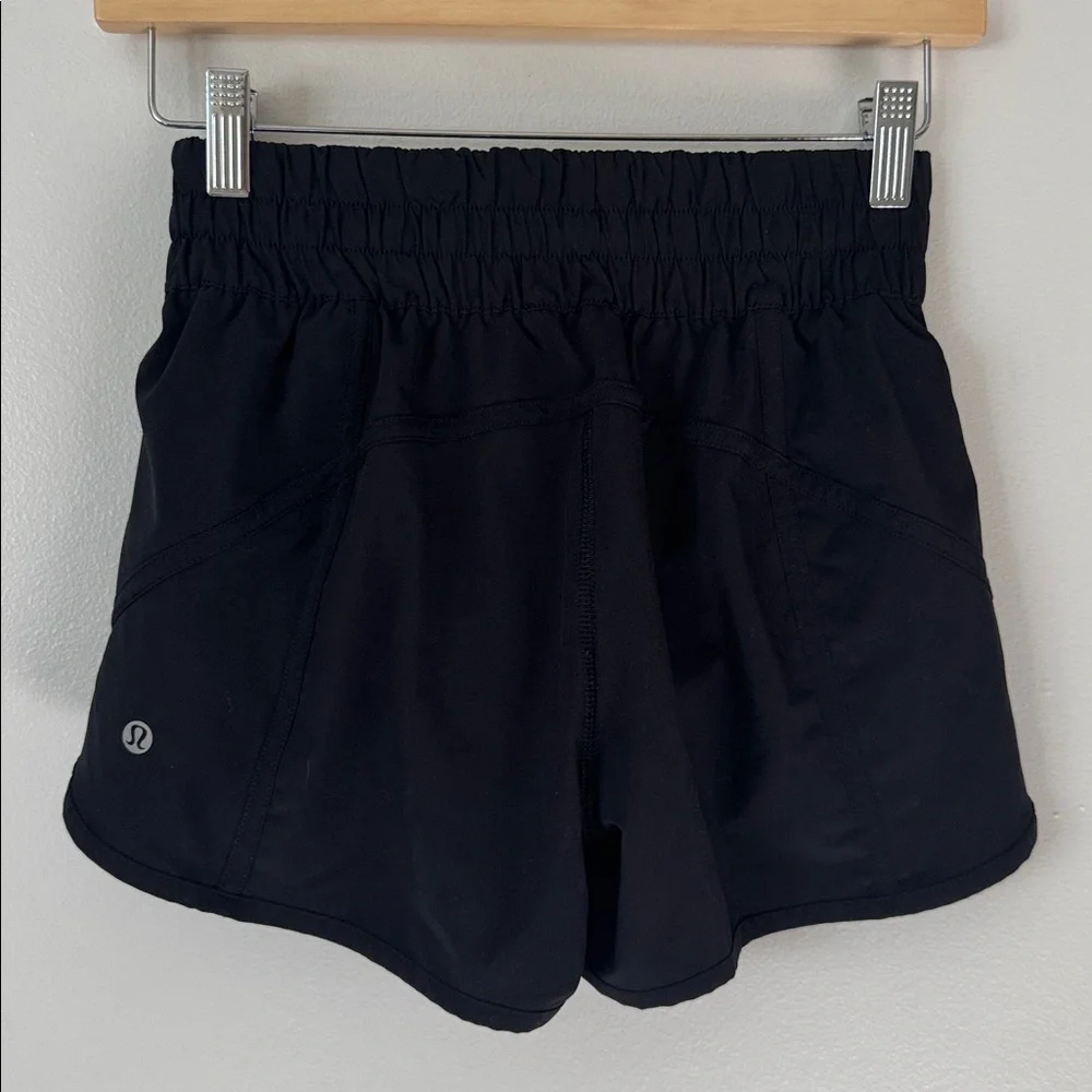 Lululemon 4 Tracker Short V *4